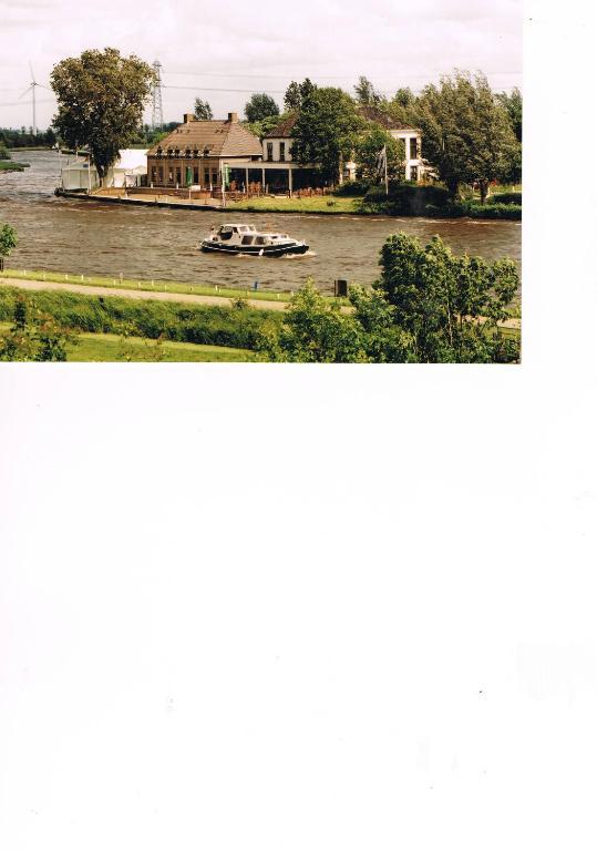 Hotel De Oude Schouw Jirnsum Exterior foto
